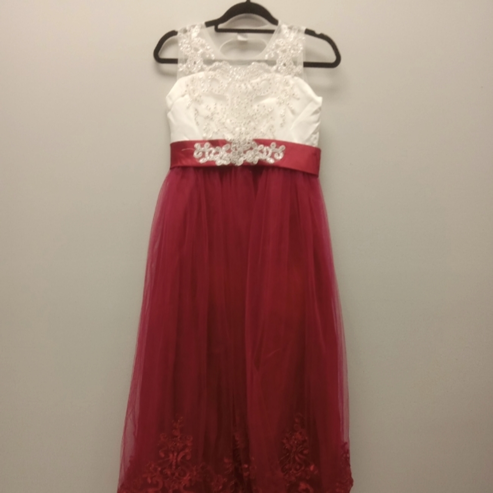 Princess Long Girls Tulle Pageant Dress Size 14. NWOT. Burgundy/White